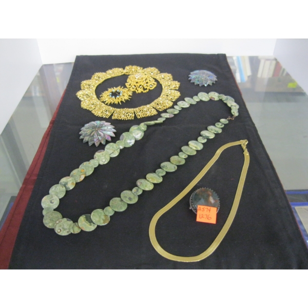 2 MEXICAN ABALONE PINWHEEL BROACHES & MISC. JEWELLERY