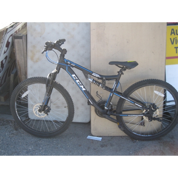 CCM FULL SUSPENSION MOUNTAIN BIKE