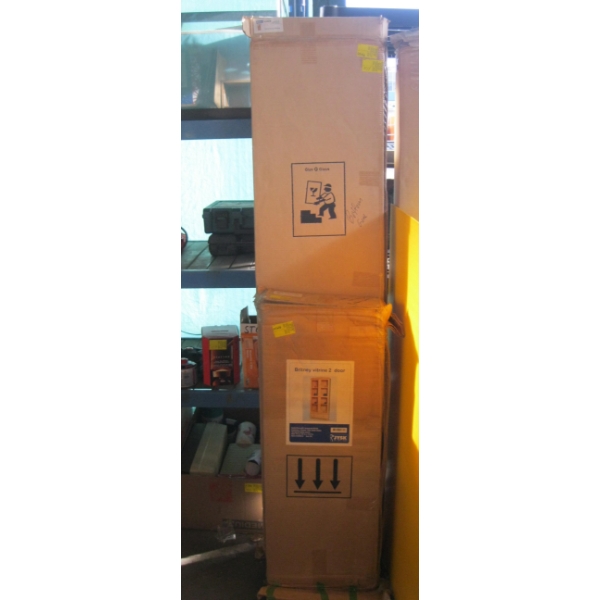 SOLID PINE 2 DOOR GLASS CABINET