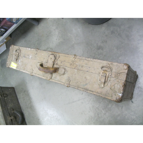 METAL BOUND HALF TRUNK