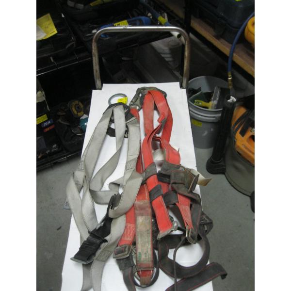 2 SAFETY HARNESSES