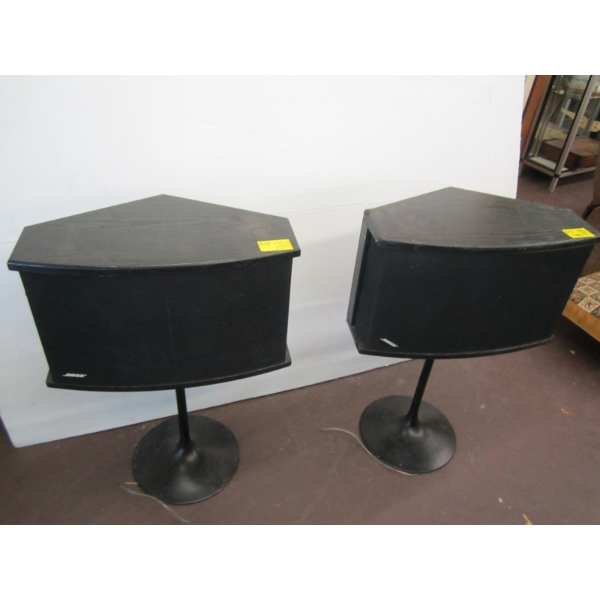 2 BOSE SPEAKERS ON STANDS
