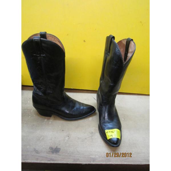 SZ 9.5D BLACK COWBOY BOOTS