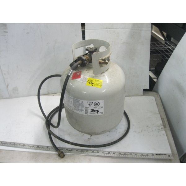 20LB PROPANE TANK W/EXTENSION HOSE, EXPIRY 01/2021