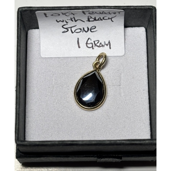 10KT PENDANT W/BLACK STONE, 1G