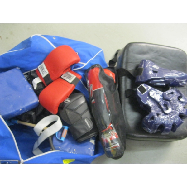 BAG W/ASST. MMA TRAINING GEAR