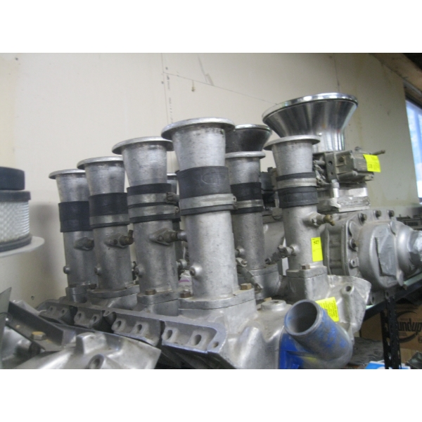 427 MANIFOLD OFF 66 GT 40 MISSIN PUMP