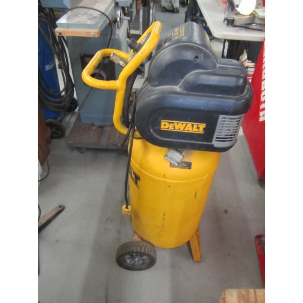 DEWALT UPRIGHT COMPRESSOR
