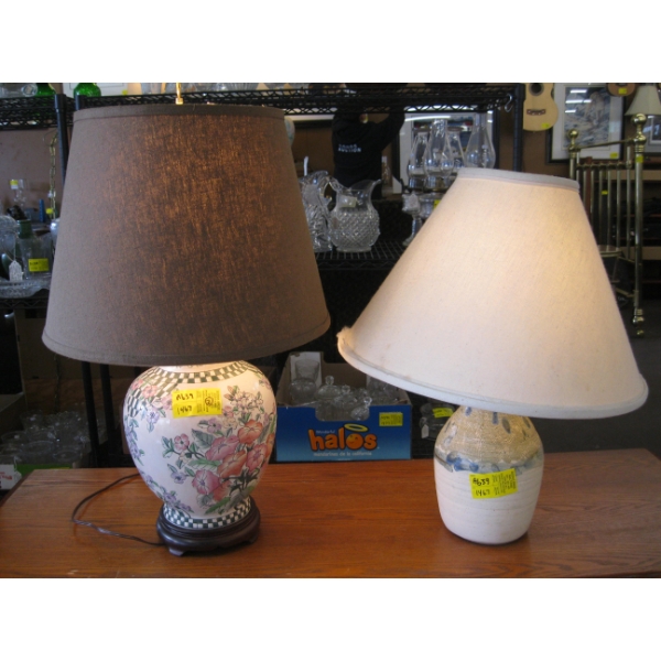 2 TABLE LAMPS