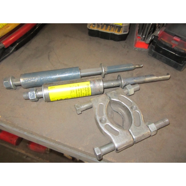 2 SM. PULLERS & A BEARING SPLITTER