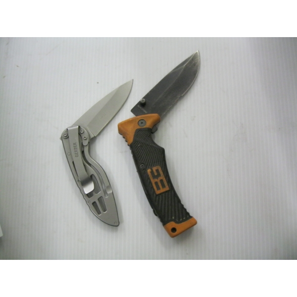 2 GERBER FOLDING KNIVES
