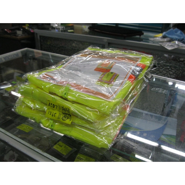 4 NEW WOMEN'S SZ XL REFLECTIVE VESTS