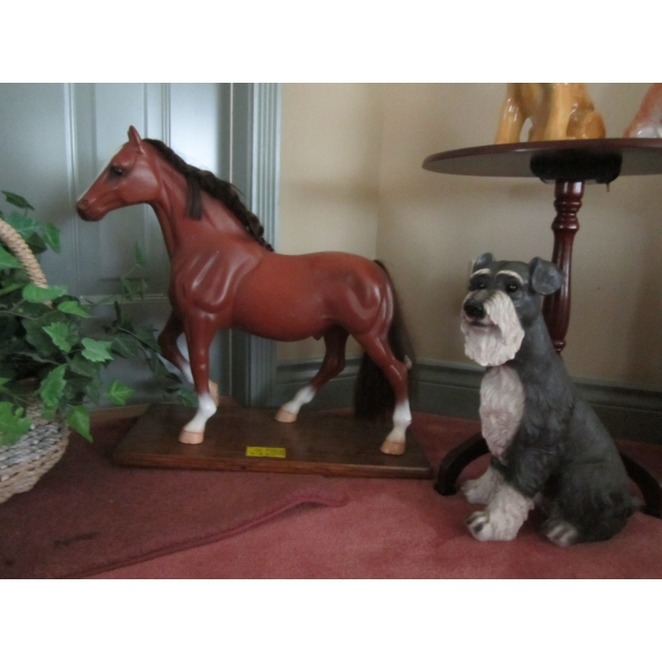 PLASTIC HORSE & SCHNAUZER DOG