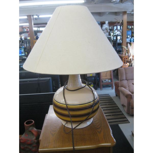 TABLE LAMP