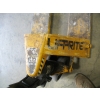Image 2 : LIFTRITE 5500LB SHORT NARROW PALLET JACK