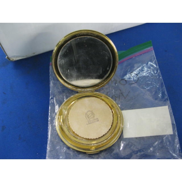 VINTAGE COMPACT THE QUEEN MARY