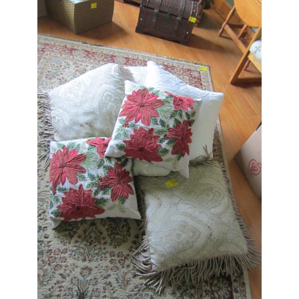 ASST. PILLOWS
