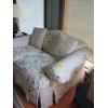 Image 2 : UPHOLSTERED LOVE SEAT