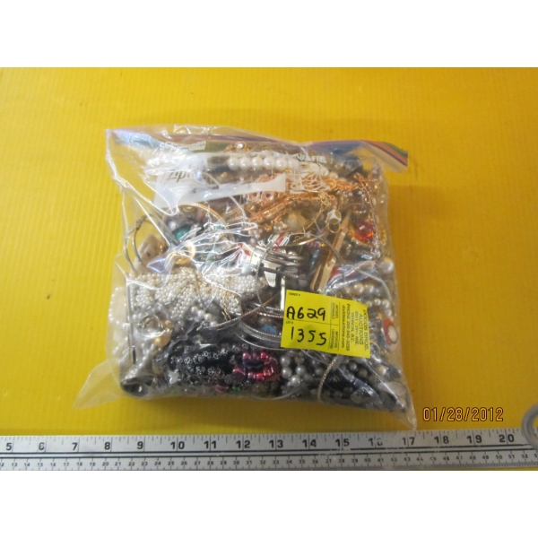 BAG OF COSTUME JEWELLERY