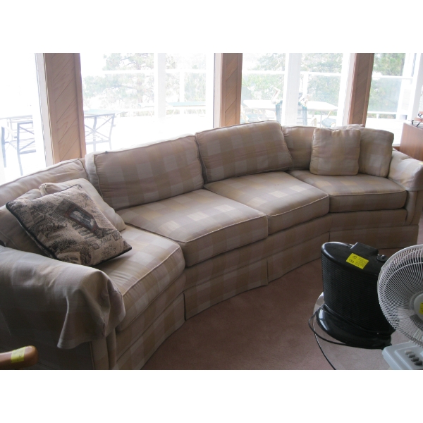 LG. CURVED SOFA