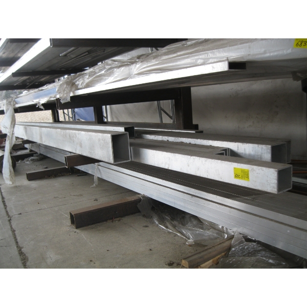SHELF OF ALUMINUM BOX TUBING - VARIOUS SIZES