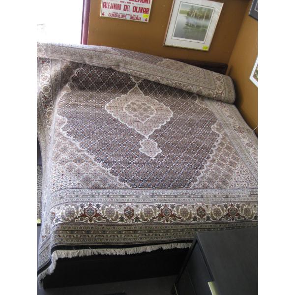 LG. HIGH QUALITY AREA CARPET APPROX. 8X11
