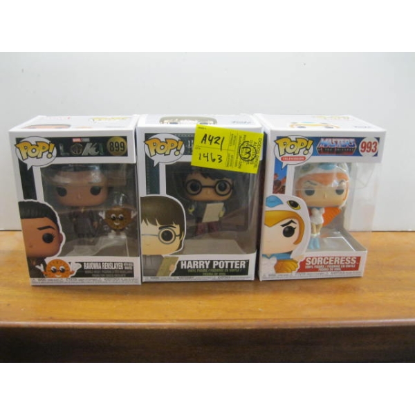 3 POP BOBBLE HEADS