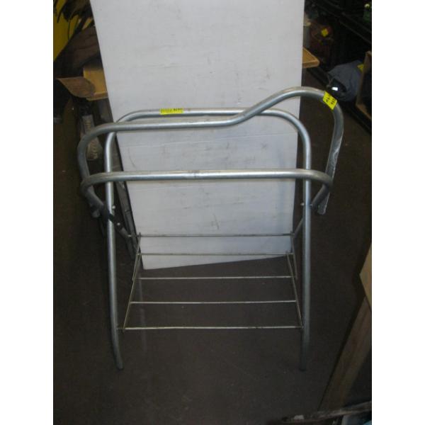 FOLDING SADDLE STAND