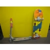 Image 5 : 1 SKATEBOARD & 1 RAZOR 2 WHEEL SCOOTER