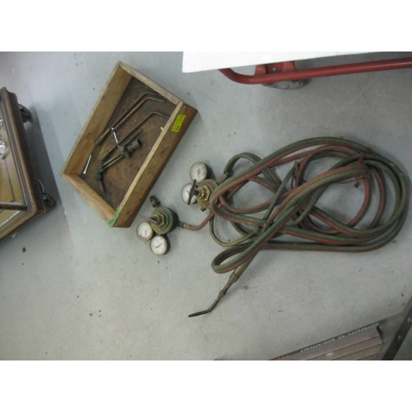 OXY ACETYLENE TORCH SET W/GAUGES, HOSE, CUTTING TORCH, ETC.