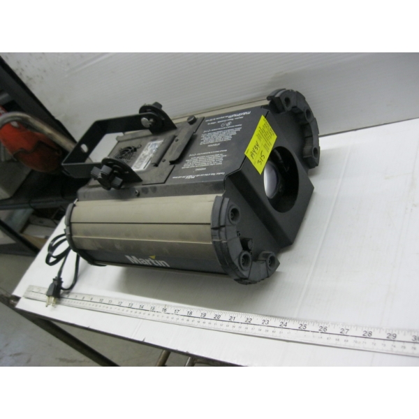 MARTIN MANIA PR1 US PROJECTOR??