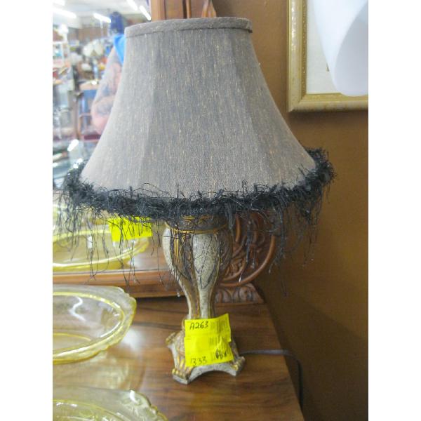 PAIR OF SM. BEDSIDE LAMPS