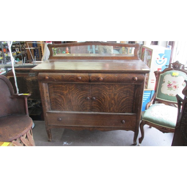 3 DRAWER 2 DOOR OAK MIRROR BACK SIDEBOARD