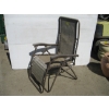 Image 5 : GARDEN BENCH & A GRAVITY CHAIR