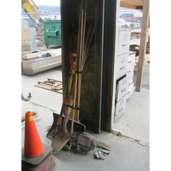 BUNDLE OF ASST'D GARDEN TOOLS - SHOVEL, MOP, WEEDER, ETC.