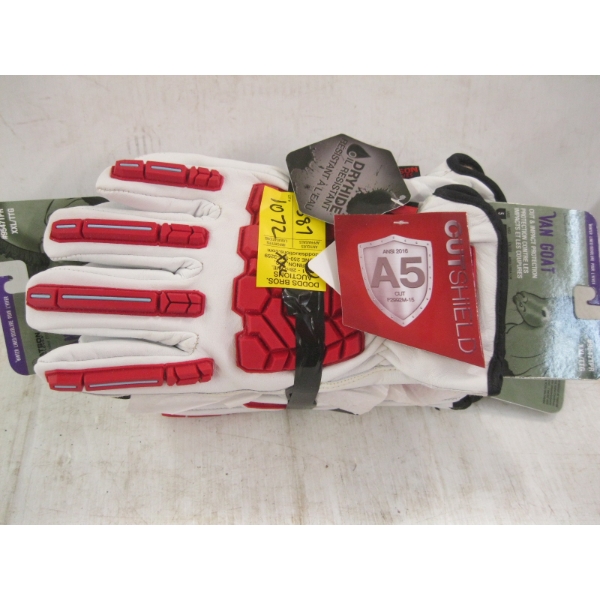3 PAIR OF 2XL GLOVES