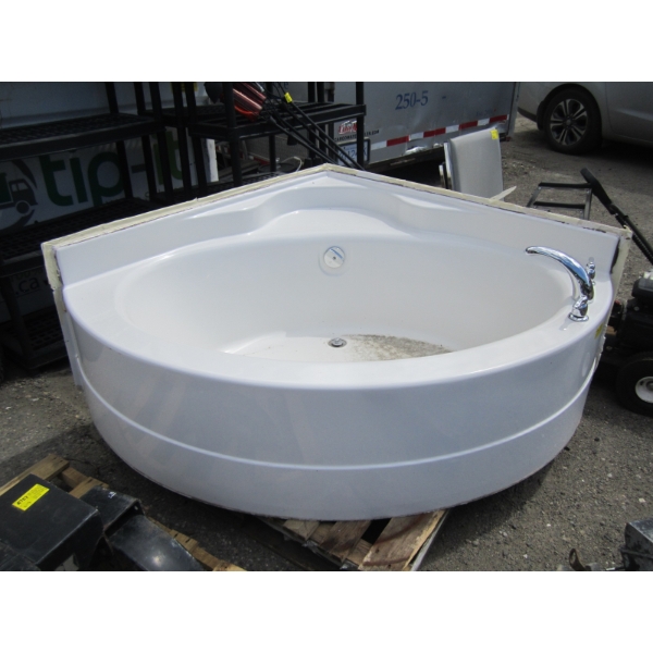 CORNER TUB UNIT W/TAPS