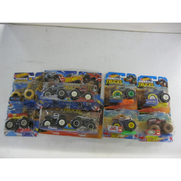 10 HOTWHEELS MONSTER TRUCKS