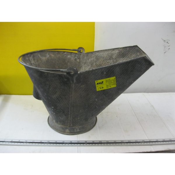METAL COAL SCUTTLE