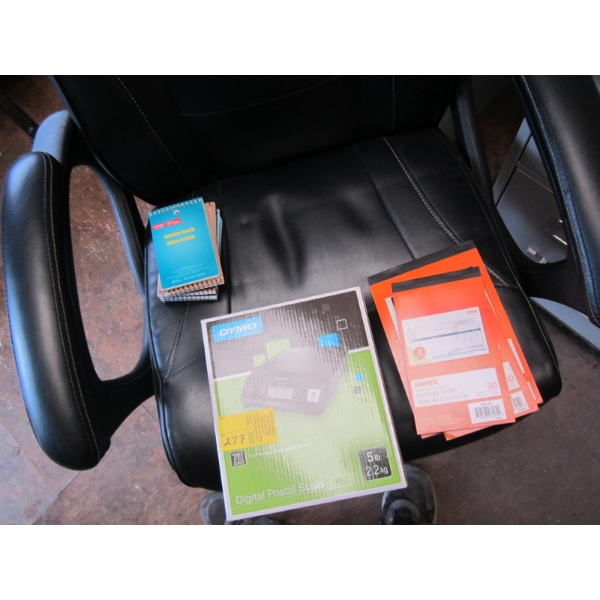 DIGITAL POST SCALE IN BOX & NOTEPADS