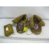 Image 1 : NORTHERN WOODLAND MOCCASINS W/TOBACCO BAG