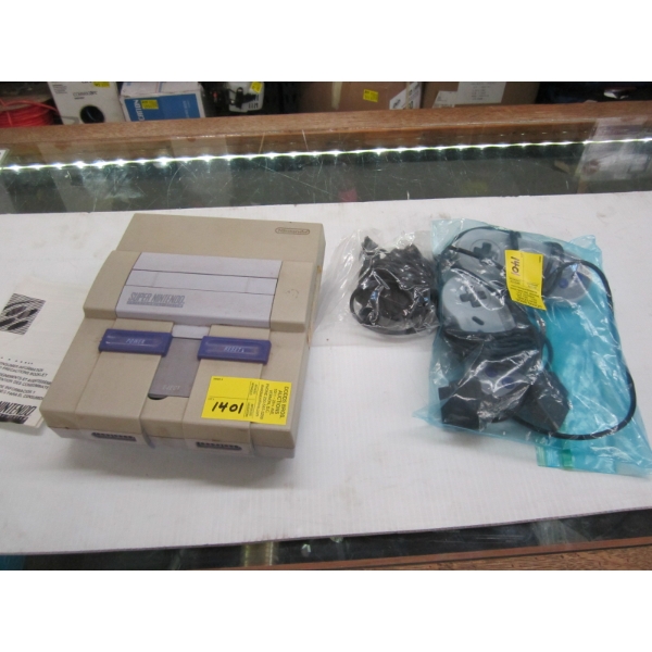 SUPER NINTENDO W/CONTROLLERS & CORDS