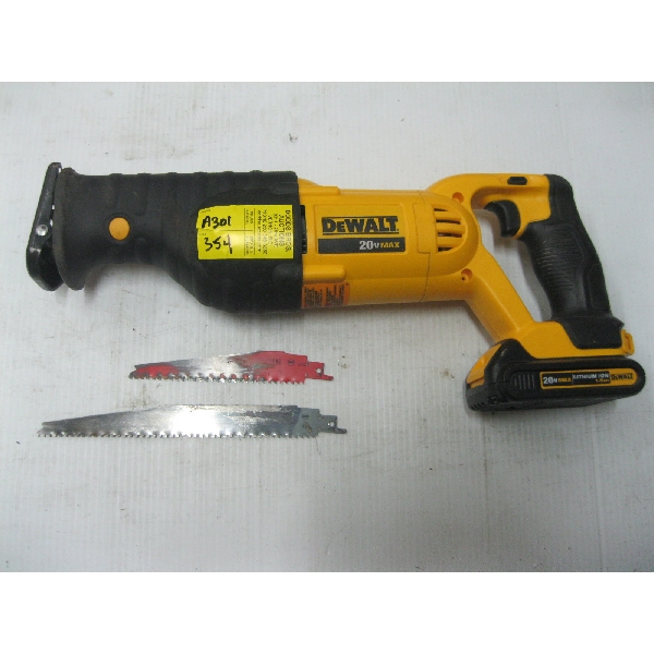 DEWALT 20V CORDLESS SAWZALL W/BATTERY