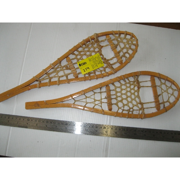 PAIR OF MINI SNOWSHOES