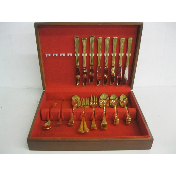 CASED SET OF GOLD COLORED CUTLERY