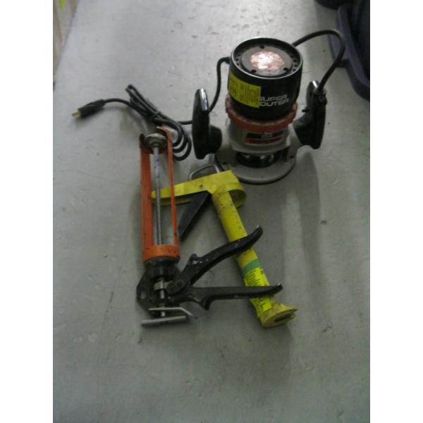 CRAFTSMAN ROUTER & 2 CAULKING GUNS