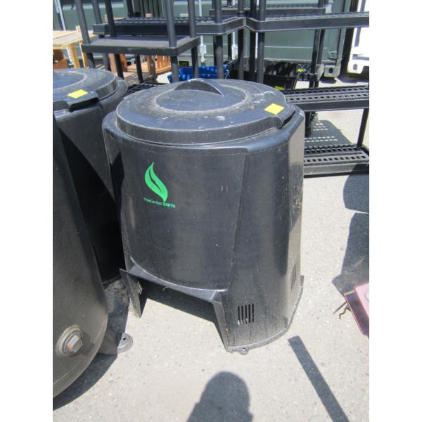1 BLACK COMPOSTER