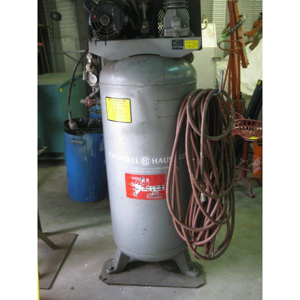 CAMPBELL HAUSFELD UPRIGHT AIR COMPRESSOR