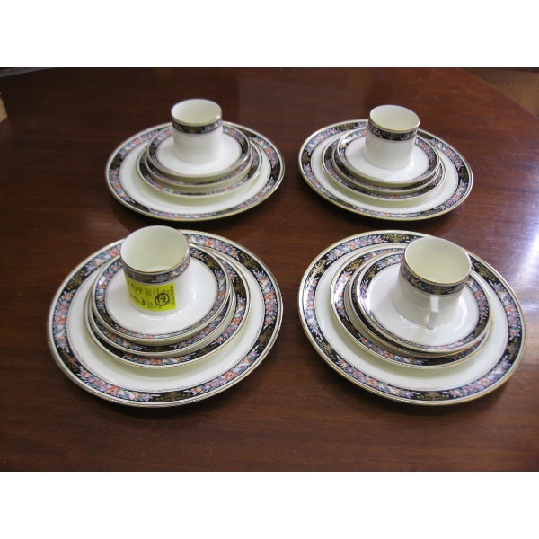 SET OF MIKASA CHINA - 4 PLACE SETTINGS