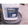 Image 2 : 1 CONTAINER OF GLUE & 1 CONTAINER OF CONCRETE AGENT & A PART CONTAINER OF CONCRETE CURE